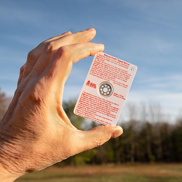 エスオーエル(SOL) レスキュー フラッシュ フローティング ミラー Rescue Flash Floating Mirror Rescue Flash Signal Mirror 登山・アウトドア・非常 防災グッズ